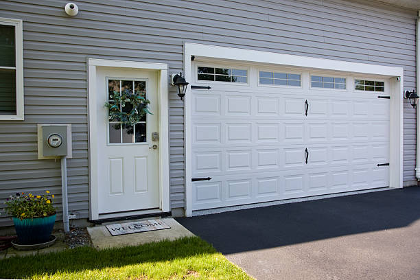 24/7 Emergency Garage Door Panel Replacement experts in Johnsonville, SC